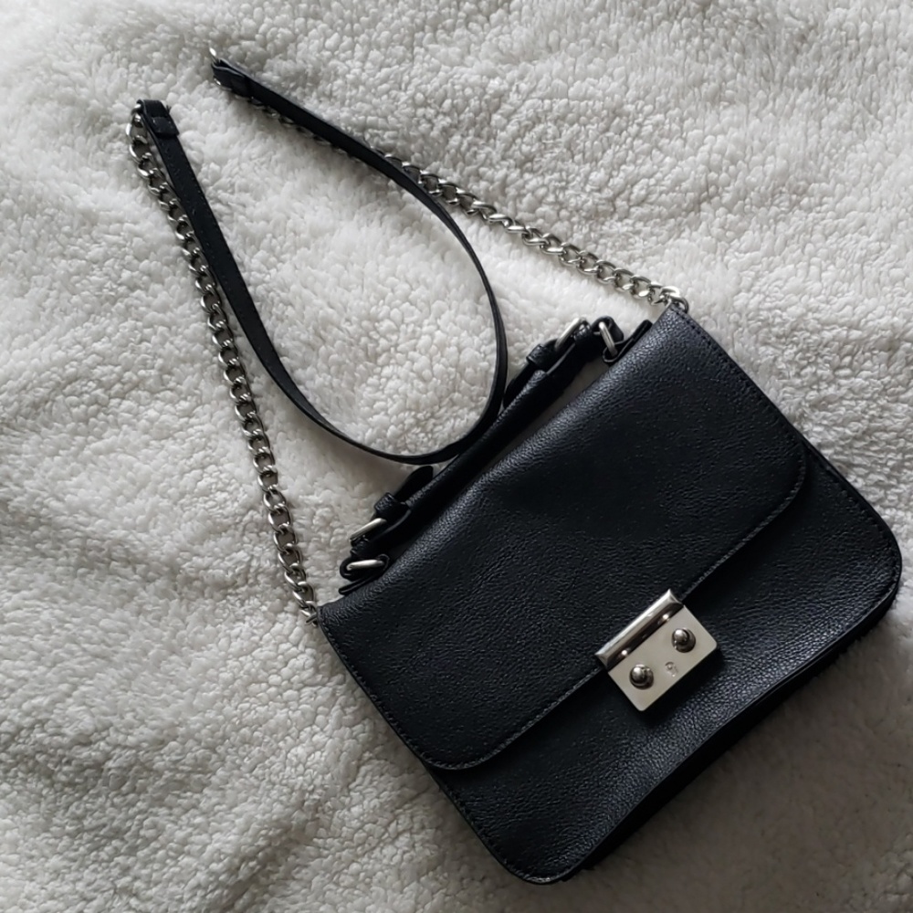 Crossbody purse